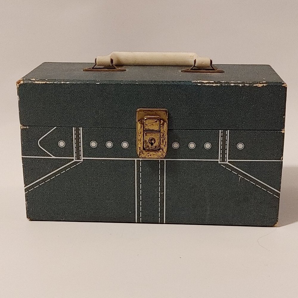FUN VINTAGE 8 Track Carrying Case with Handle Denim Belt Look with 10 8-tracks